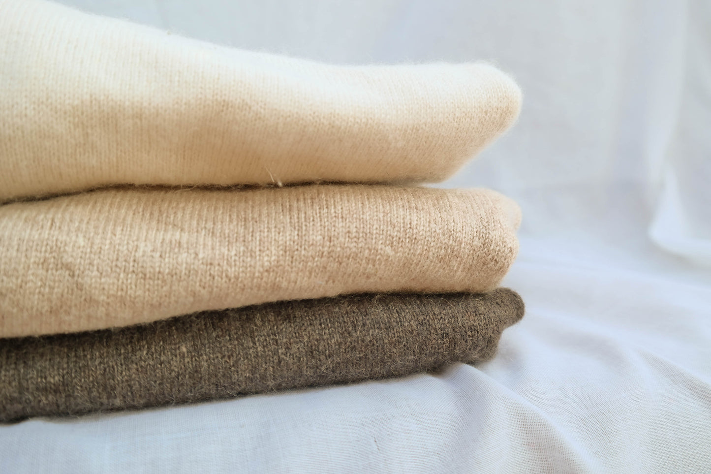 Upcycling material package: 3 cashmere sweaters for creative projects in beige tones