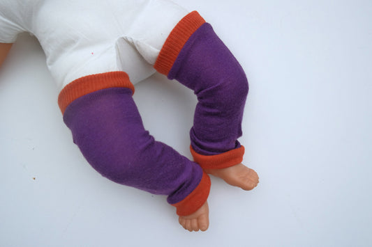 Tragestulpen Baby 6-12 M Beinstulpen Babylegs aus Upcycling Upcycling natürlicher Sonnenschutz in Lila Orange