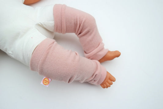 Stulpen für Babys 6-12 M aus Upcycling-Kaschmir in Zartrosa