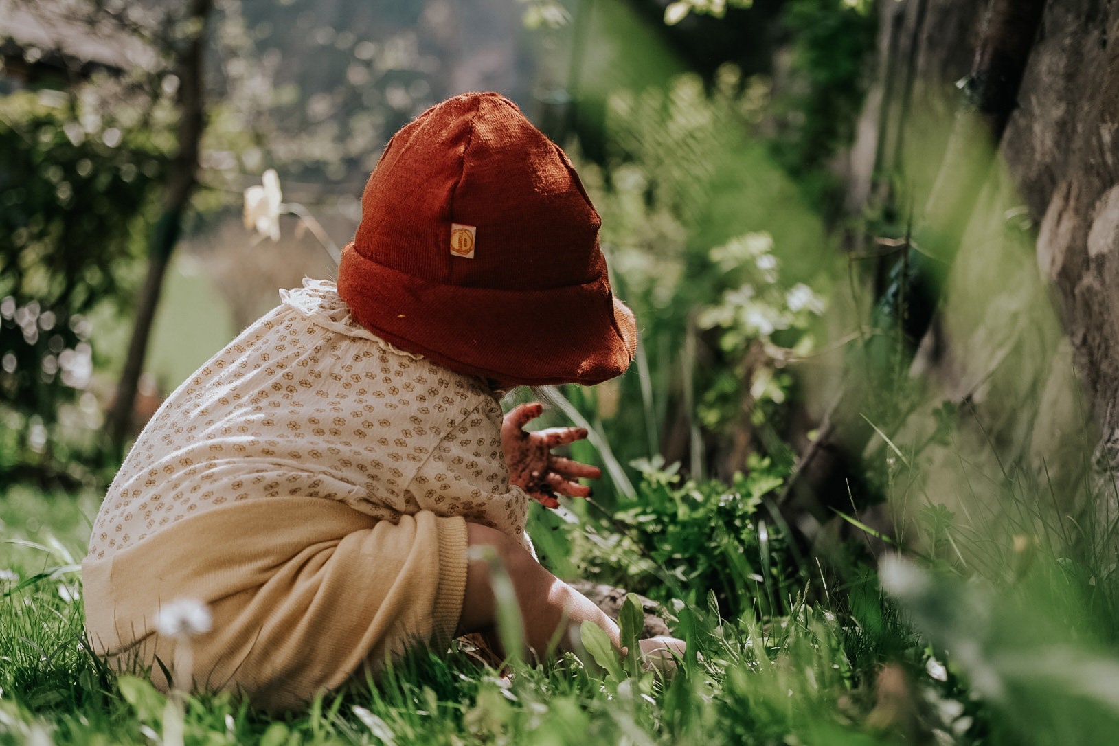 Sonnenhut Baby Kleinkind verschiedene Größen mit Nackenschutz aus 100 % Upcycling Wolle in Weinrot